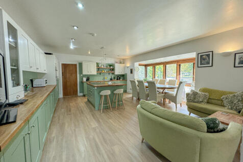 Kitchen Dining Family Room