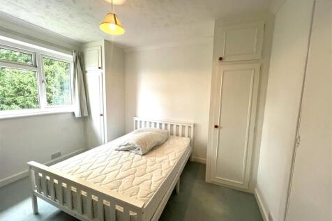 smaller bedroom.jpg