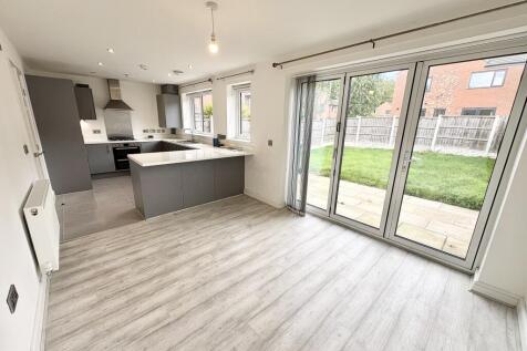 Magnalls Fold Close, Worsley, M28 photo 4