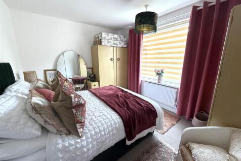 64 ARMITAGE BEDROOM - Copy.jpeg