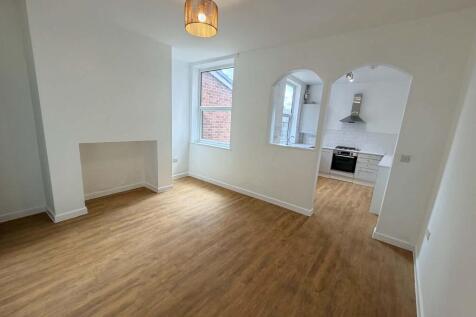 Haughton Green Road, Denton,  photo 3