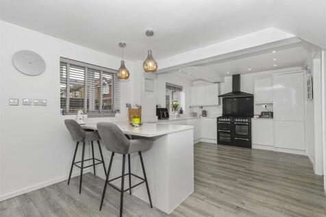 Kitchen Breakfast Room.jpg