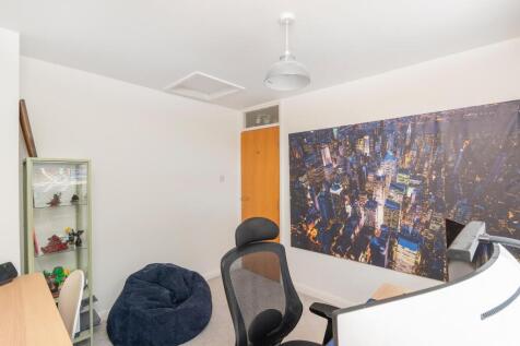 0W6RWW - Bedroom E.jpg