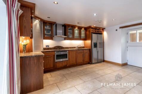 Flat Open Plan Kitchen/Living Room, Corner Barns, Cold Overton