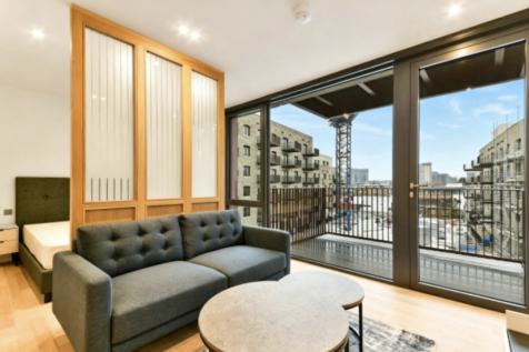 Studio Flat to rent Brent Way, Brentford TW8