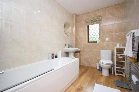 Oxford Road, Gomersal, Cleckheaton, West Yorkshire photo 4