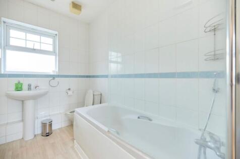 Butler Close Edgware HA8 photo 5