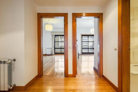 Exclusive Five-Bedroom Apartment in Avenidas Novas