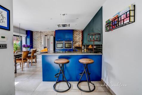 Wyndham Road, Pontcanna, HernCrabtree (2).jpg