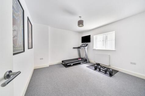 Bedroom/Gym