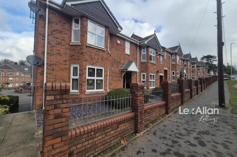 Crownoakes Drive Wordsley 2.jpg