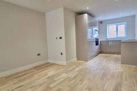 OPEN PLAN DINING KITCHEN