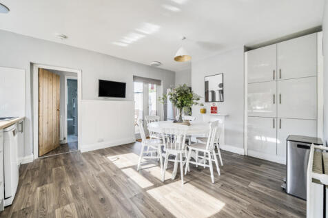 1359548-11-68da6b...