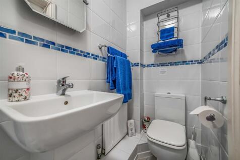 250 Havant Road, Hayling Island-Small-PorticoMarke