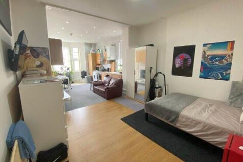 Studio for rent on Marlborough Road