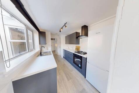 11 Radford Boulevard - 11 Kitchen.jpg
