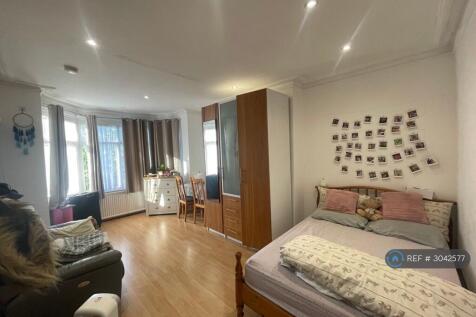 Studio flat on Butler Road, Harrow, HA1, £1,310/mo