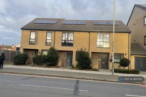 @ Bed Terraced House
