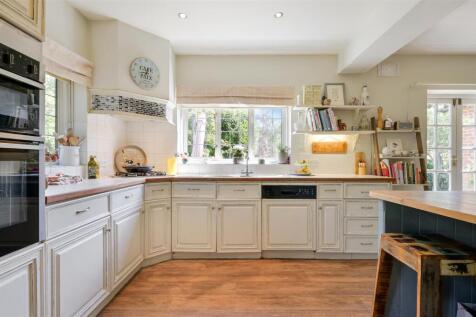 WILMERHATCH LANE (6).jpg