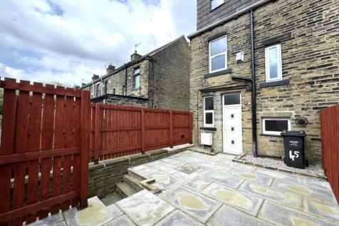 Woodside Place, Halifax, HX3 6EQ photo 4
