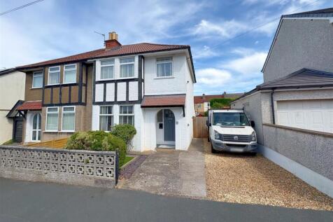 Front shot of property and driveway.jpg