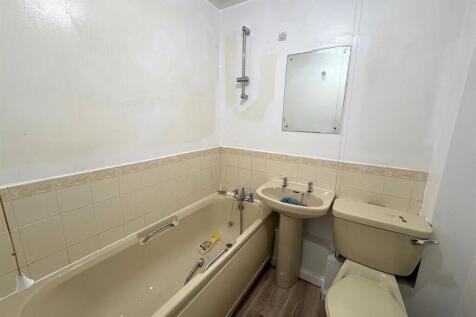 Bathroom.jpg