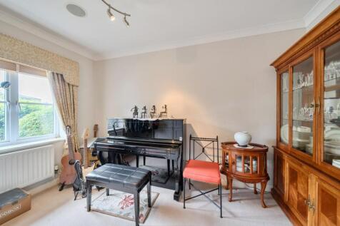 Davidson Frost-Wellings, DFW, Lady Aylesford Avenu