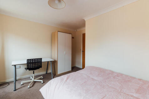 Kingfisher Way, Loughborough photo 3