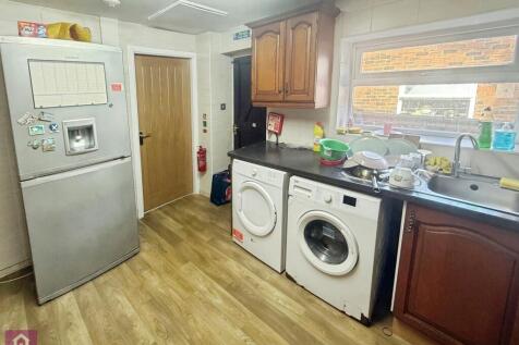 Kensington Avenue, Manchester, Greater Manchester, M14 photo 4