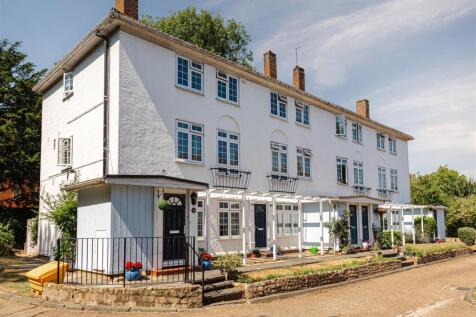 Epsom, KT18 - property photo