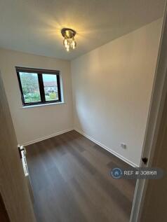 Eagle Drive, London, NW9 photo 5