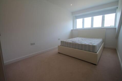 Park Lodge Avenue, Arlington House, UB7 photo 3