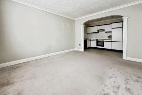 Lounge &amp; Kitchen