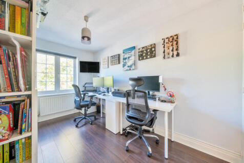 1372973-9-68fb90e...