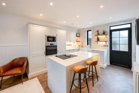 Dining/Kitchen