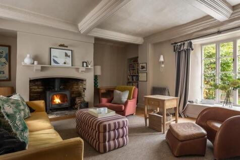 22 - Dairy Cottage - GL7 5JX - Web.jpg