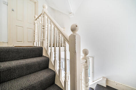 1360043-4-68d52d0...