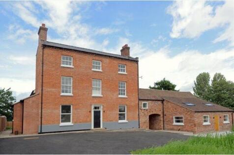 2 Bed Unfurnished Townhouse
