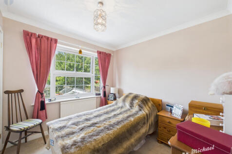 CAM03218G0-PR0737-STILL004