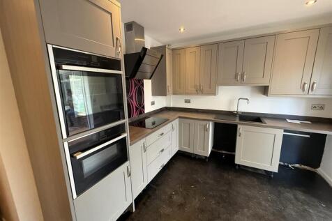 Kitchen (2).jpeg