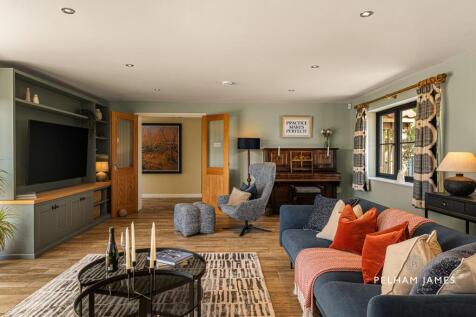 Sitting Room, Lodge Cottage, Braceborough