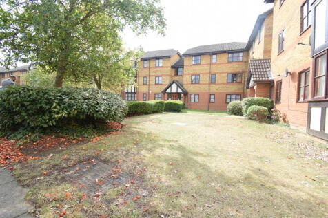 Redwood Grove, Bedford photo 3