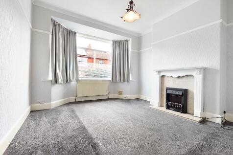 Linden Grove, Woodsmoor, Stockport, SK2 7JR photo 4