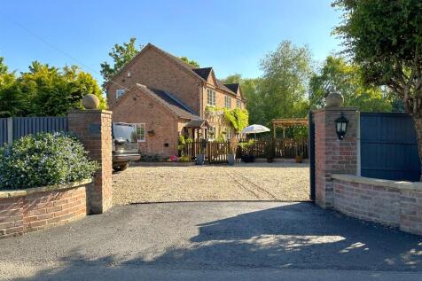 Electric Gated Entrance &amp; Side Elevation 345