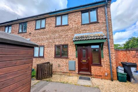 1-bed house on Sutherland Avenue, Yate, £1,175/mo