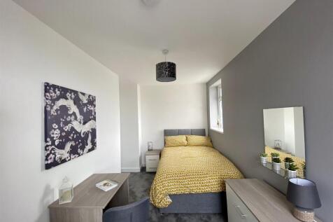 Bedroom 4 Ensuite