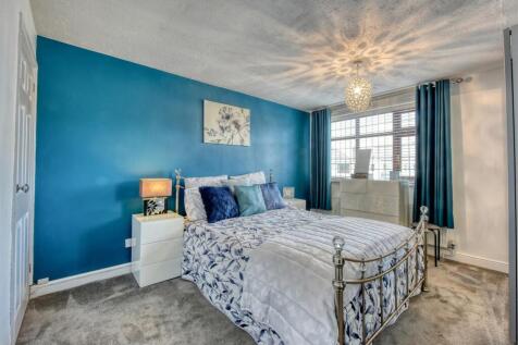 51 Sedgley Road-Bedroom 1.jpg