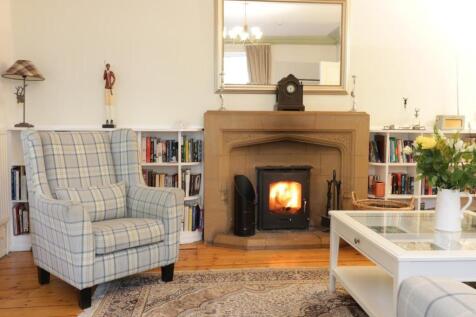 Lounge resized.jpg