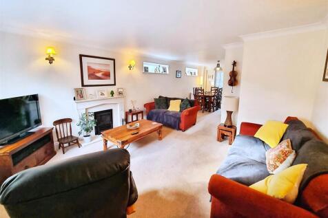 Living Room/Dining Room