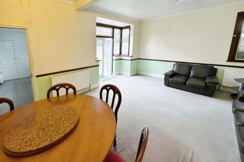 Welldon Crescent, Harrow, HA1 photo 3